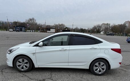 Hyundai Solaris II рестайлинг, 2015 год, 1 300 000 рублей, 4 фотография