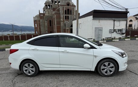 Hyundai Solaris II рестайлинг, 2015 год, 1 300 000 рублей, 3 фотография