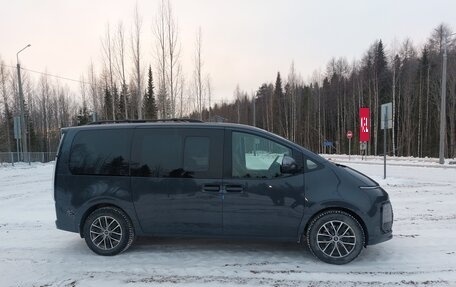 Hyundai Staria, 2022 год, 6 500 000 рублей, 4 фотография