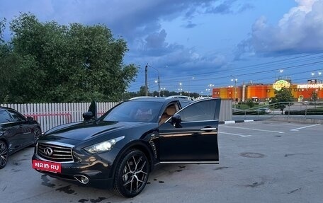 Infiniti FX II, 2010 год, 1 650 000 рублей, 2 фотография