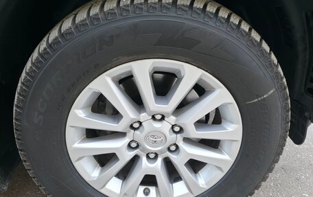 Toyota Land Cruiser Prado 150 рестайлинг 2, 2016 год, 4 200 000 рублей, 13 фотография