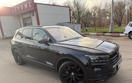 Volkswagen Touareg III, 2019 год, 5 800 000 рублей, 2 фотография