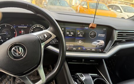 Volkswagen Touareg III, 2019 год, 5 800 000 рублей, 7 фотография