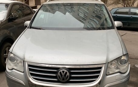 Volkswagen Touran III, 2007 год, 450 000 рублей, 3 фотография