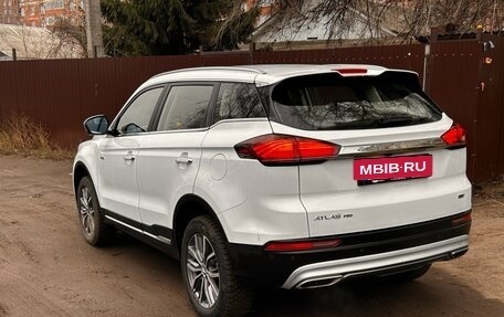 Geely Atlas, 2024 год, 2 300 000 рублей, 3 фотография