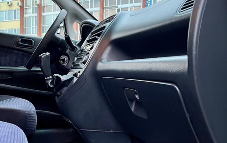 Honda Stream I рестайлинг, 2001 год, 590 000 рублей, 22 фотография