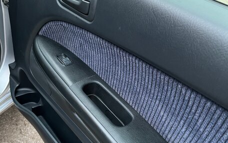 Honda Stream I рестайлинг, 2001 год, 590 000 рублей, 25 фотография