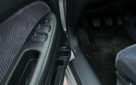 Honda Stream I рестайлинг, 2001 год, 590 000 рублей, 26 фотография