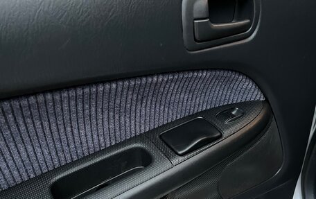 Honda Stream I рестайлинг, 2001 год, 590 000 рублей, 30 фотография