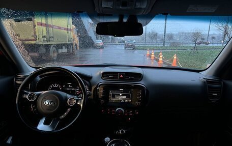 KIA Soul II рестайлинг, 2018 год, 1 900 000 рублей, 8 фотография