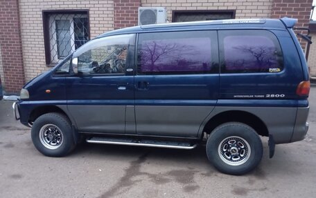 Mitsubishi Delica IV, 1995 год, 1 550 000 рублей, 3 фотография