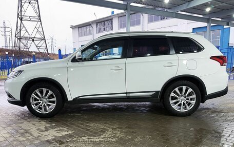 Mitsubishi Outlander III рестайлинг 3, 2017 год, 1 899 000 рублей, 2 фотография