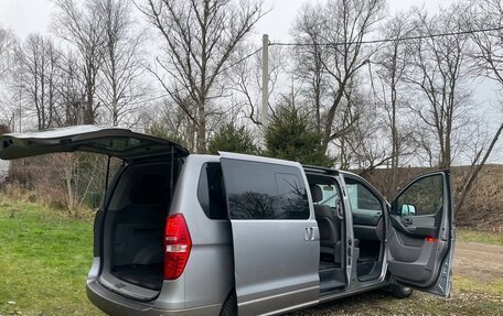 Hyundai H-1 II рестайлинг, 2012 год, 1 950 000 рублей, 4 фотография