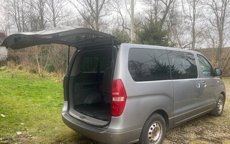 Hyundai H-1 II рестайлинг, 2012 год, 1 950 000 рублей, 11 фотография