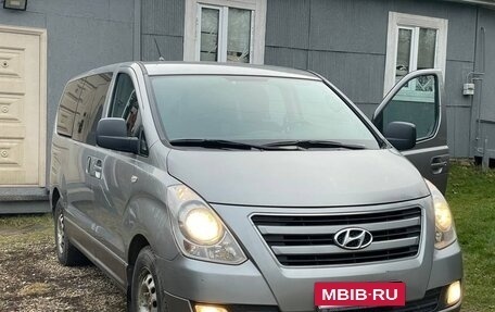 Hyundai H-1 II рестайлинг, 2012 год, 1 950 000 рублей, 5 фотография