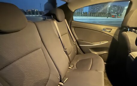Hyundai Solaris II рестайлинг, 2013 год, 900 000 рублей, 11 фотография
