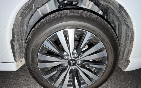 Mitsubishi Outlander III рестайлинг 3, 2022 год, 2 550 000 рублей, 5 фотография