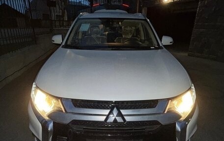 Mitsubishi Outlander III рестайлинг 3, 2022 год, 2 550 000 рублей, 23 фотография