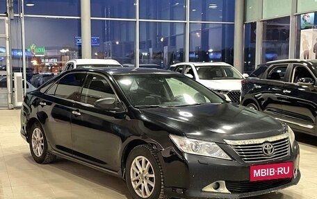 Toyota Camry, 2011 год, 989 000 рублей, 2 фотография