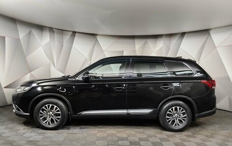 Mitsubishi Outlander III рестайлинг 3, 2018 год, 1 779 000 рублей, 5 фотография