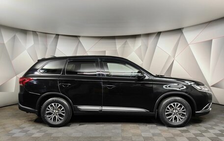 Mitsubishi Outlander III рестайлинг 3, 2018 год, 1 779 000 рублей, 6 фотография