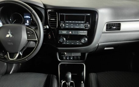 Mitsubishi Outlander III рестайлинг 3, 2018 год, 1 779 000 рублей, 15 фотография