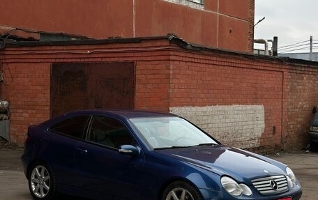 Mercedes-Benz C-Класс, 2005 год, 530 000 рублей, 1 фотография