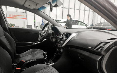 Hyundai Solaris II рестайлинг, 2015 год, 499 000 рублей, 13 фотография