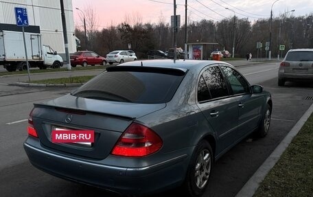 Mercedes-Benz E-Класс, 2004 год, 560 000 рублей, 4 фотография