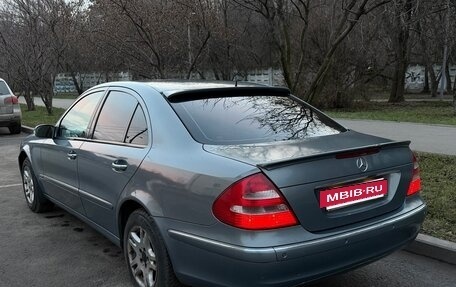 Mercedes-Benz E-Класс, 2004 год, 560 000 рублей, 3 фотография