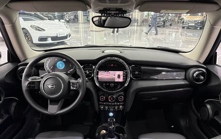 MINI Hatch, 2022 год, 2 570 000 рублей, 7 фотография