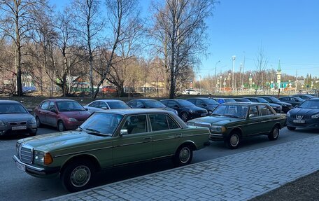 Mercedes-Benz W123, 1981 год, 470 000 рублей, 10 фотография