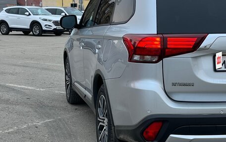 Mitsubishi Outlander III рестайлинг 3, 2018 год, 2 190 000 рублей, 8 фотография