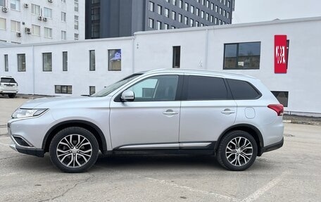 Mitsubishi Outlander III рестайлинг 3, 2018 год, 2 190 000 рублей, 6 фотография