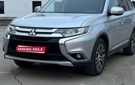 Mitsubishi Outlander III рестайлинг 3, 2018 год, 2 190 000 рублей, 7 фотография
