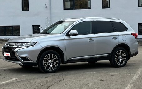 Mitsubishi Outlander III рестайлинг 3, 2018 год, 2 190 000 рублей, 11 фотография