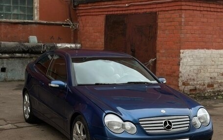 Mercedes-Benz C-Класс, 2005 год, 530 000 рублей, 2 фотография