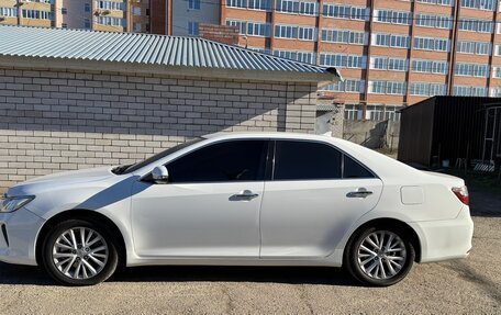 Toyota Camry, 2017 год, 2 550 000 рублей, 3 фотография