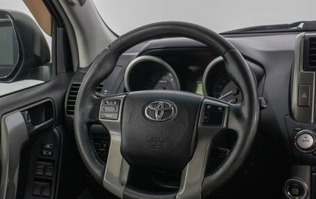 Toyota Land Cruiser Prado 150 рестайлинг 2, 2013 год, 2 850 000 рублей, 15 фотография