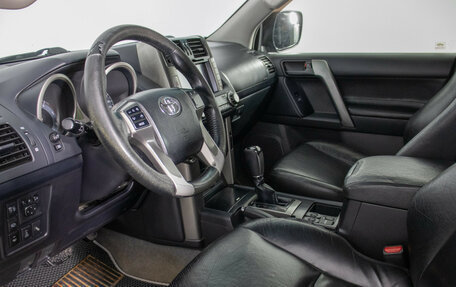 Toyota Land Cruiser Prado 150 рестайлинг 2, 2013 год, 2 850 000 рублей, 10 фотография