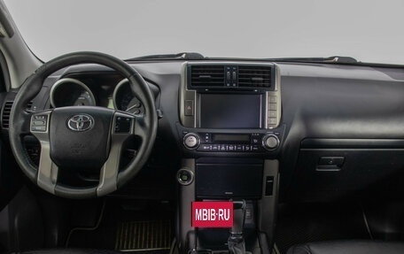 Toyota Land Cruiser Prado 150 рестайлинг 2, 2013 год, 2 850 000 рублей, 13 фотография