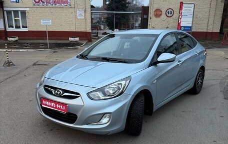Hyundai Solaris II рестайлинг, 2012 год, 880 000 рублей, 1 фотография