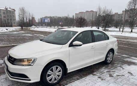 Volkswagen Jetta VI, 2015 год, 1 000 000 рублей, 2 фотография