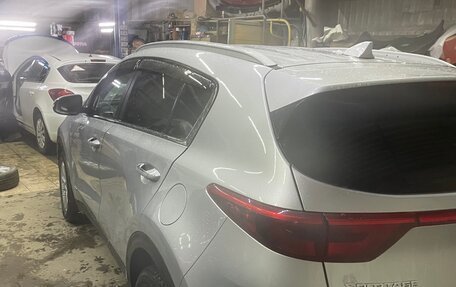 KIA Sportage IV рестайлинг, 2017 год, 2 100 000 рублей, 4 фотография