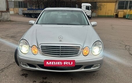 Mercedes-Benz E-Класс, 2003 год, 1 211 000 рублей, 9 фотография