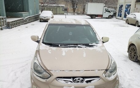 Hyundai Solaris II рестайлинг, 2011 год, 550 000 рублей, 1 фотография