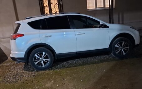 Toyota RAV4, 2018 год, 2 250 000 рублей, 4 фотография