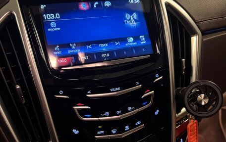 Cadillac SRX II рестайлинг, 2014 год, 2 700 000 рублей, 13 фотография