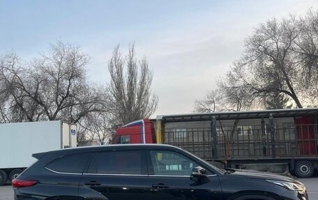 Toyota Highlander, 2025 год, 6 000 000 рублей, 2 фотография