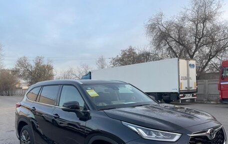 Toyota Highlander, 2025 год, 6 000 000 рублей, 5 фотография